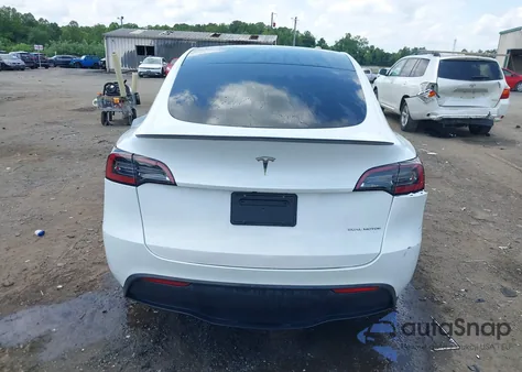 2023 Tesla Model Y Awd/Long Range Dual Motor All-Wheel Drive z USA, uszkodzony, nr VIN 7SAYGDEE8PA059111